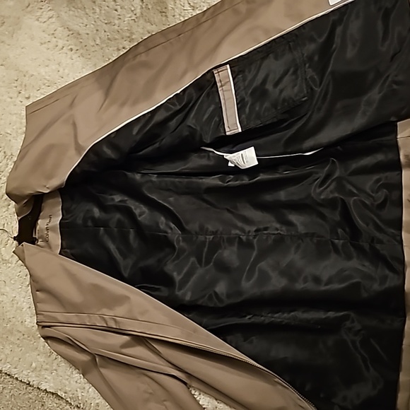 🌧Like New Calvin Klein Raincoat. Tan: Size XL - Picture 4 of 6